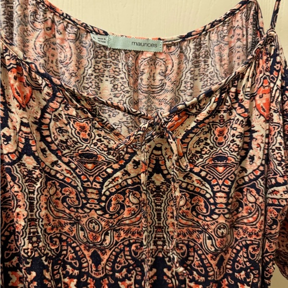 Cold shoulder top size xl - Picture 10 of 11